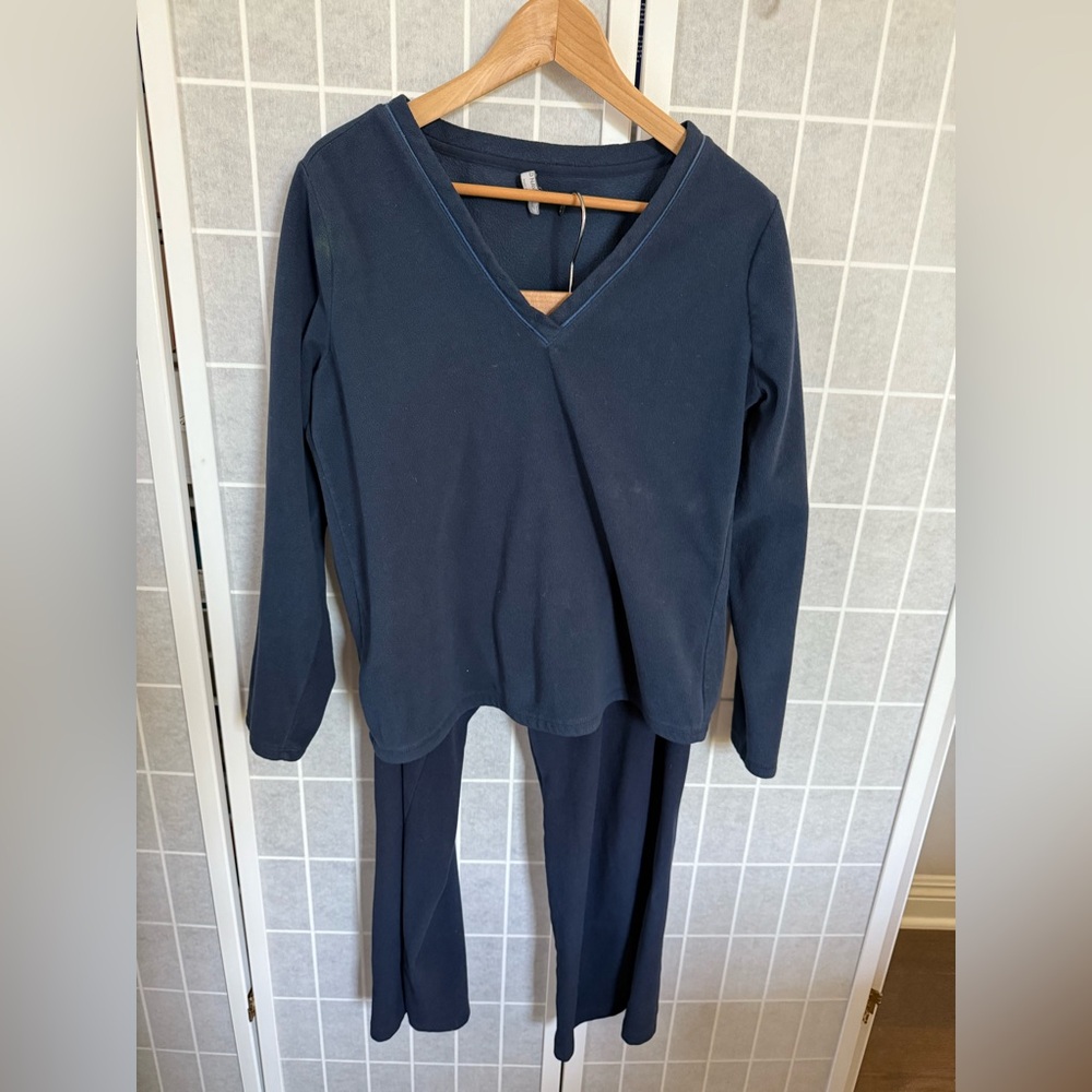 Old Navy Fleece Lounge Set, Navy Blue, Top Small, Bottom Medium.